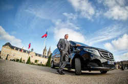 Transport de joueurs de golf avec équipements et sacs de club